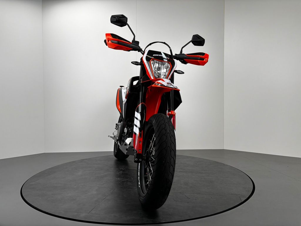 Fahrzeugabbildung KTM 690 SMC R *REIFEN NEU *KURZES HECK