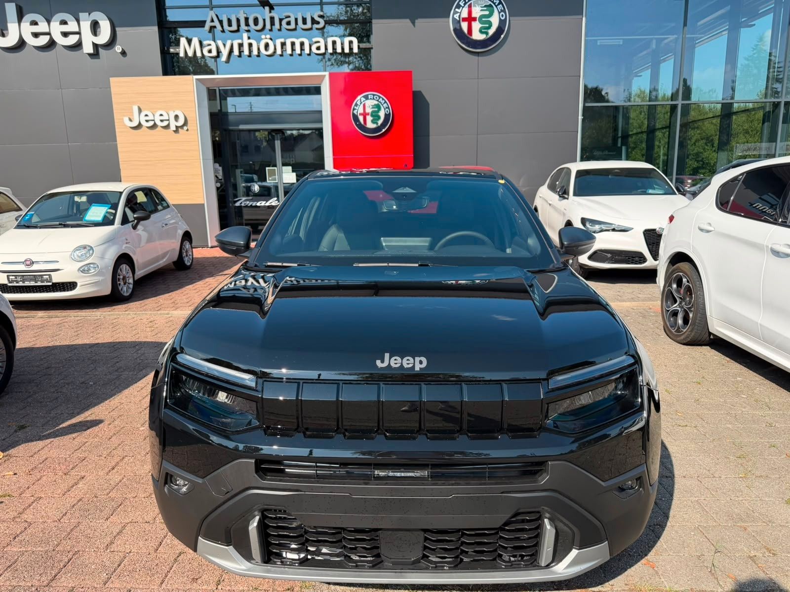 Fahrzeugabbildung Jeep Altitude MJ27 Facelift Winter Business Infotainm
