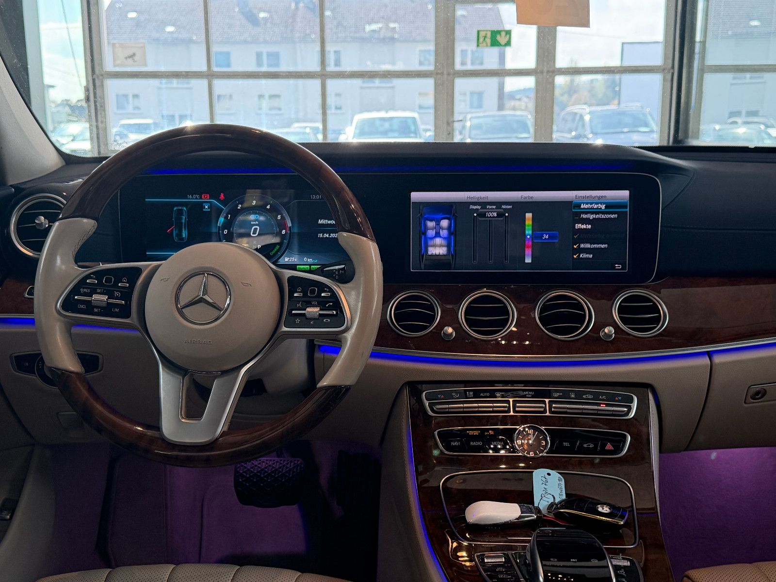 Fahrzeugabbildung Mercedes-Benz E 300 de/AMG/HEAD-UP/VIRTUAL/AMBIENTE/BURMESTER/