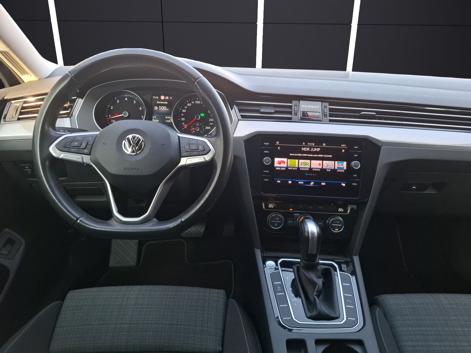 Fahrzeugabbildung Volkswagen Passat Variant TSI DSG AHK LED Navi ACC PDC SH L