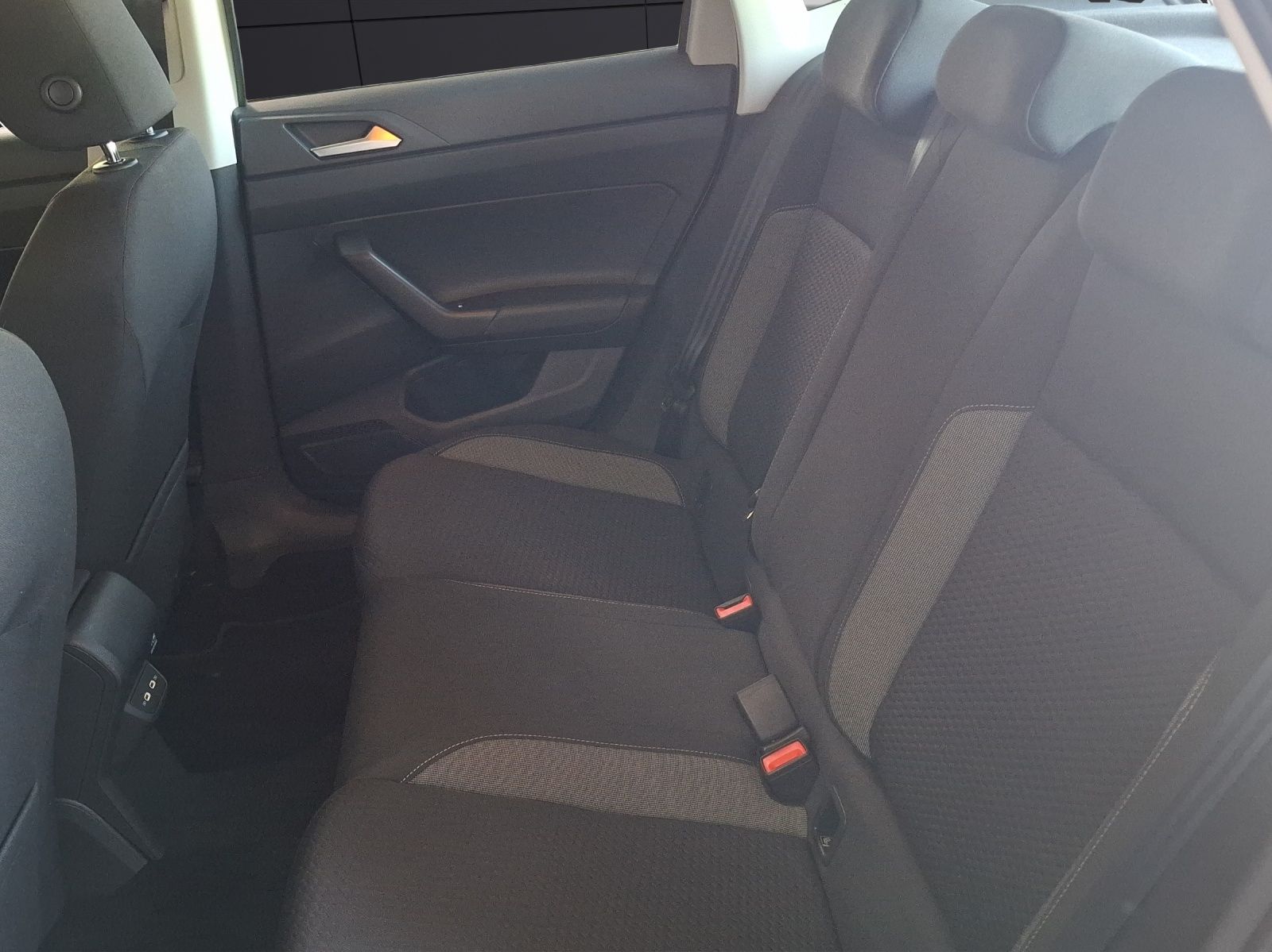 Fahrzeugabbildung Volkswagen Polo TSI Life DSG LED CarPlay AID GRA PDC