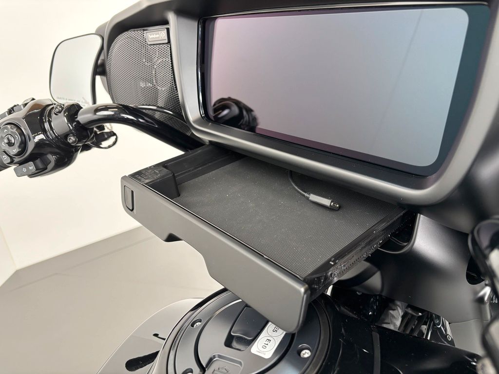 Fahrzeugabbildung Harley-Davidson STREET GLIDE *NEUWERTIG *MY25