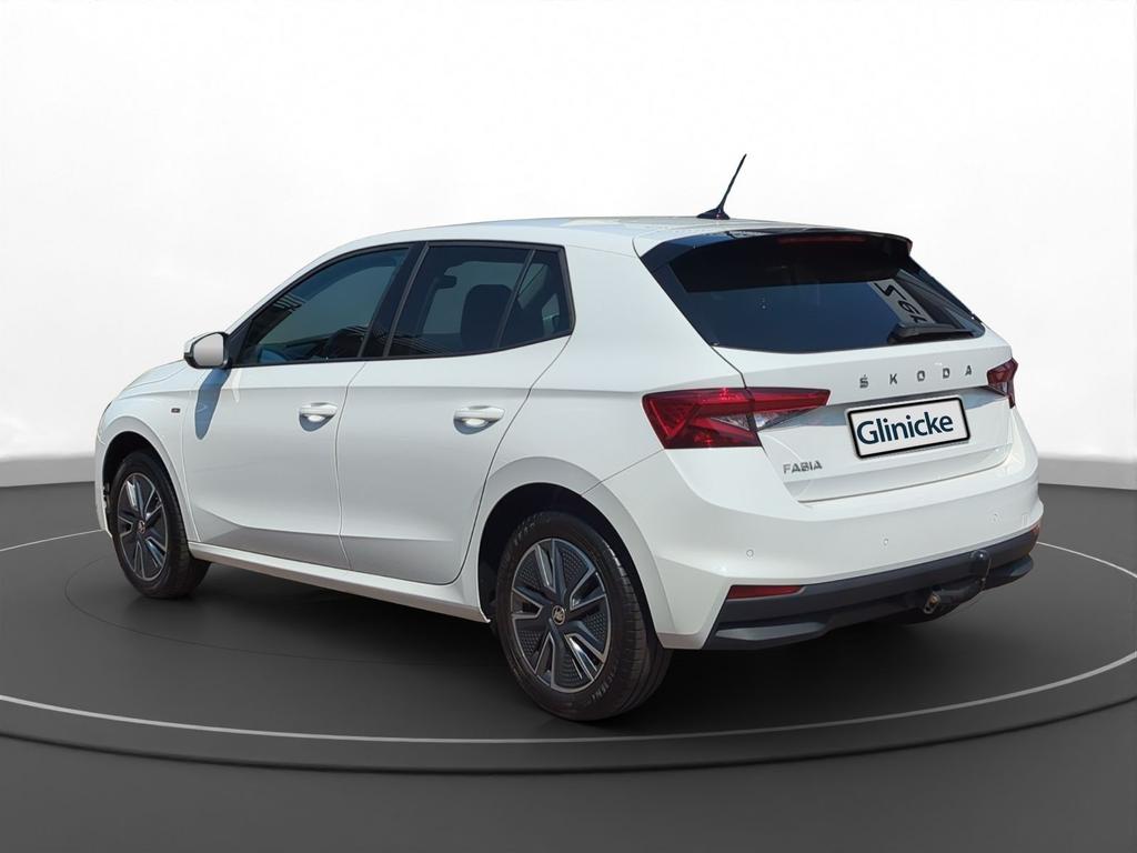 Skoda Fabia 2023 г. Белый, пробег 59900 км