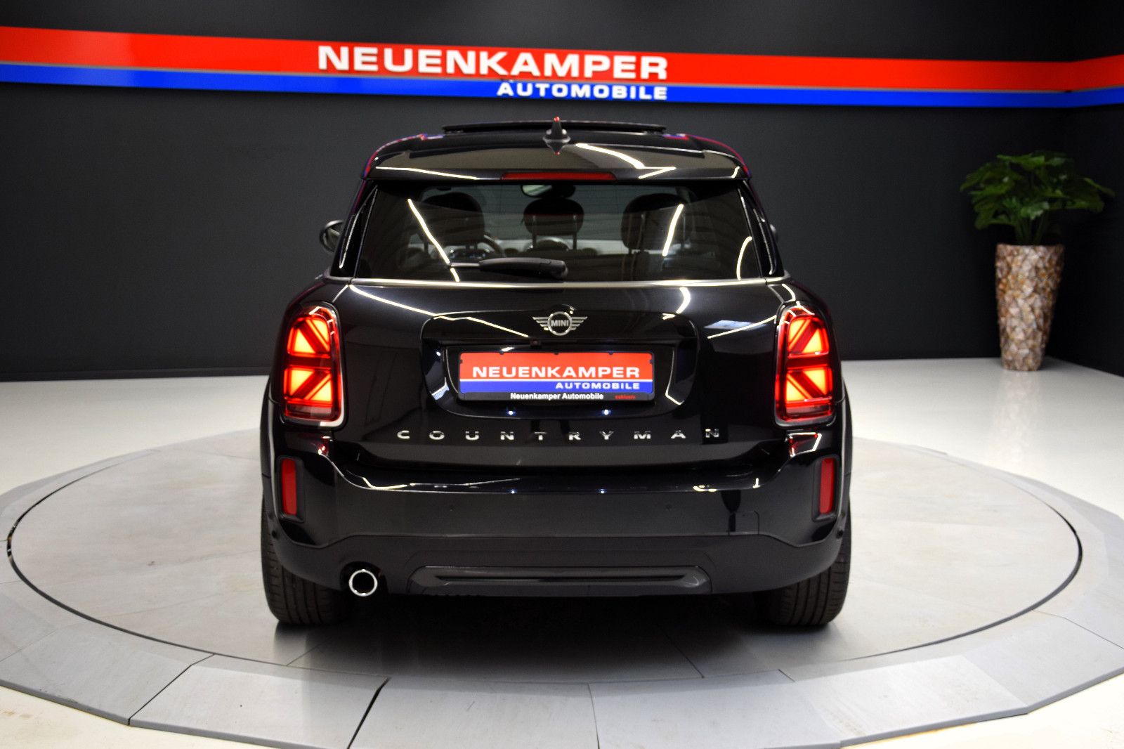 Fahrzeugabbildung MINI Countryman Cooper Classic Trim Premium Plus LED
