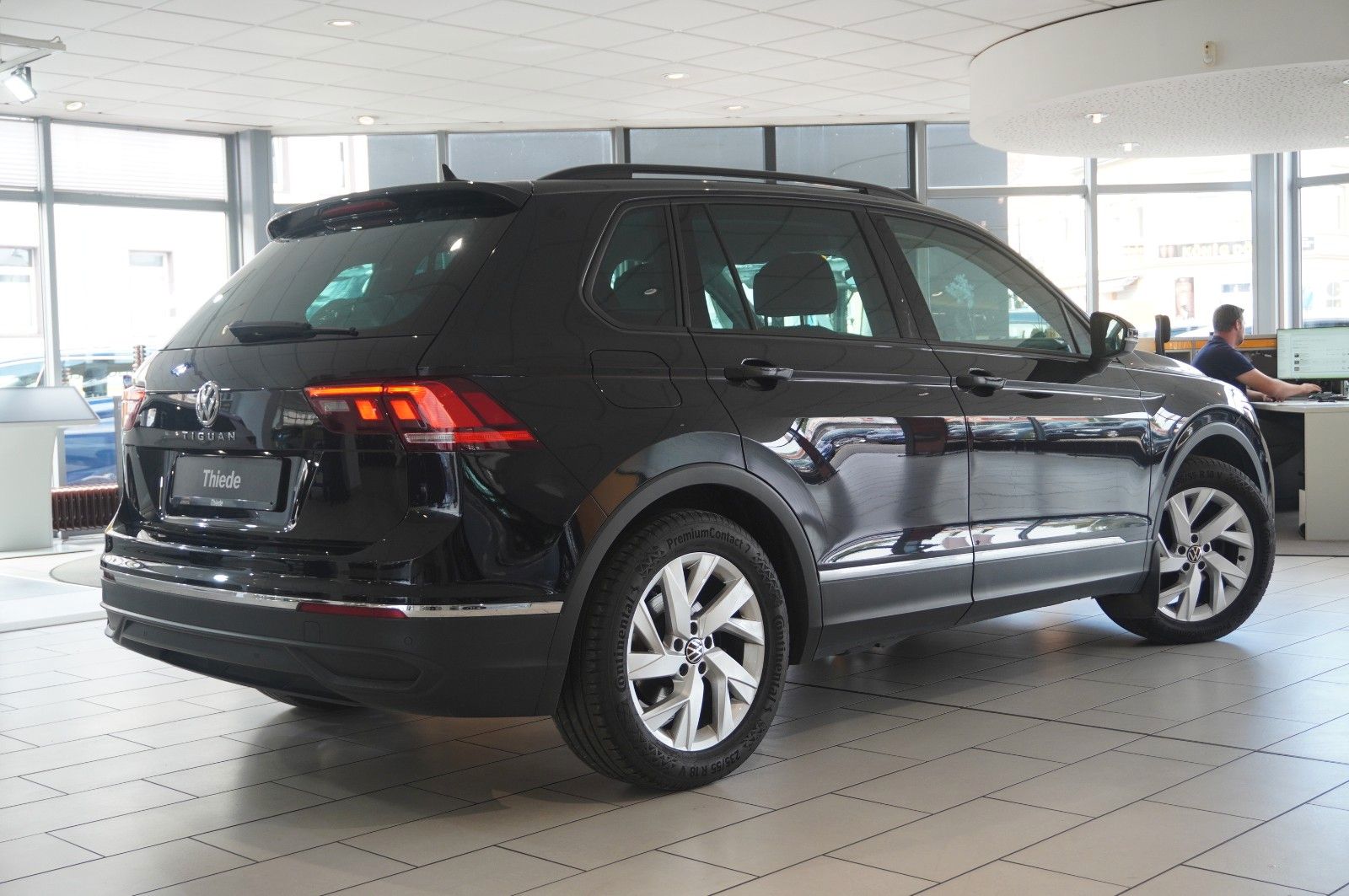 Fahrzeugabbildung Volkswagen Tiguan 1.5 TSI LIFE DSG NAVI/LED/ACC/SHZ/PDC/DAB