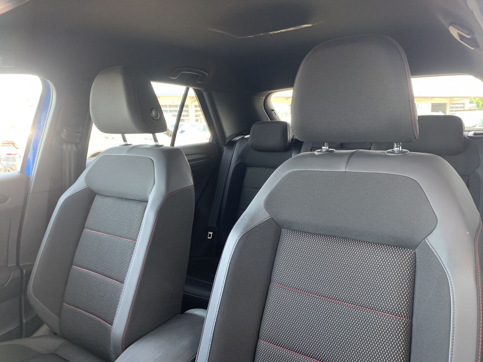 Fahrzeugabbildung Volkswagen T-Roc 1.5 TSI*Sport*LED*ACC*Spur*Navi*SHZ*
