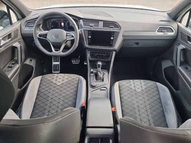 Fahrzeugabbildung Volkswagen Tiguan R-LINE 2,0 TDI DSG 4MOTION PANO AHK EASY
