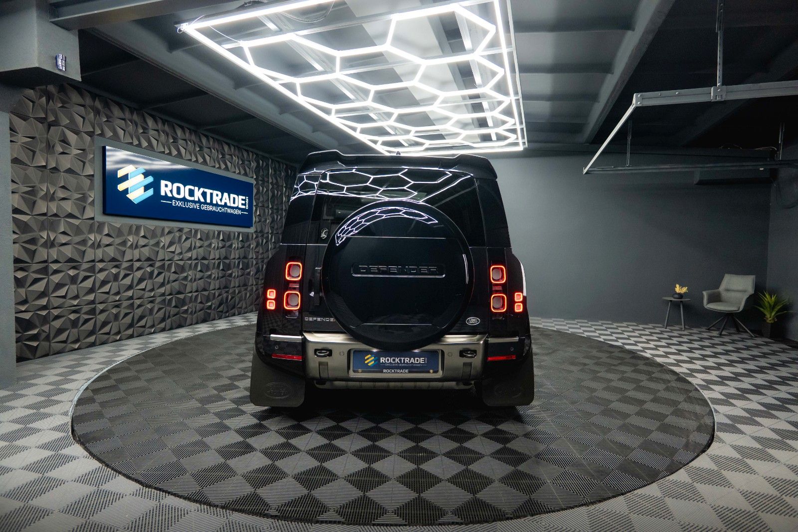 Fahrzeugabbildung Land Rover Defender 110 X-Dynamic Black Style Pack 4x4