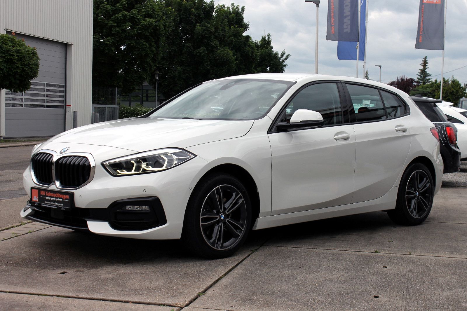 Fahrzeugabbildung BMW 118i Sport Line Steptr. ACC NAVI LED KAM PDC HUD