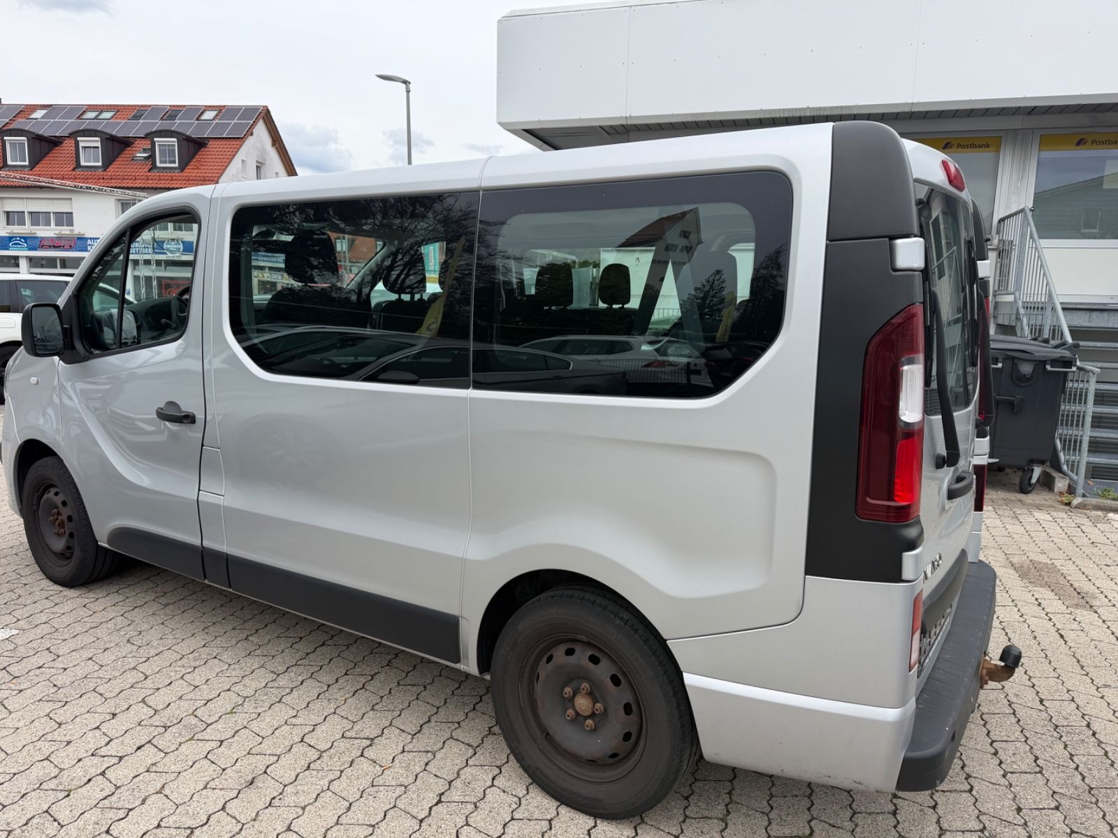 Opel Vivaro - 1