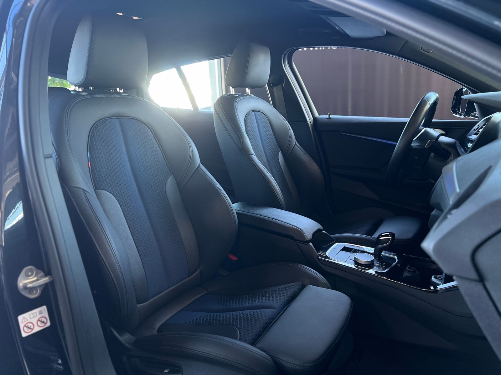 Fahrzeugabbildung BMW 120 i M Sport PDC KLIMA LED NAVI SHZ