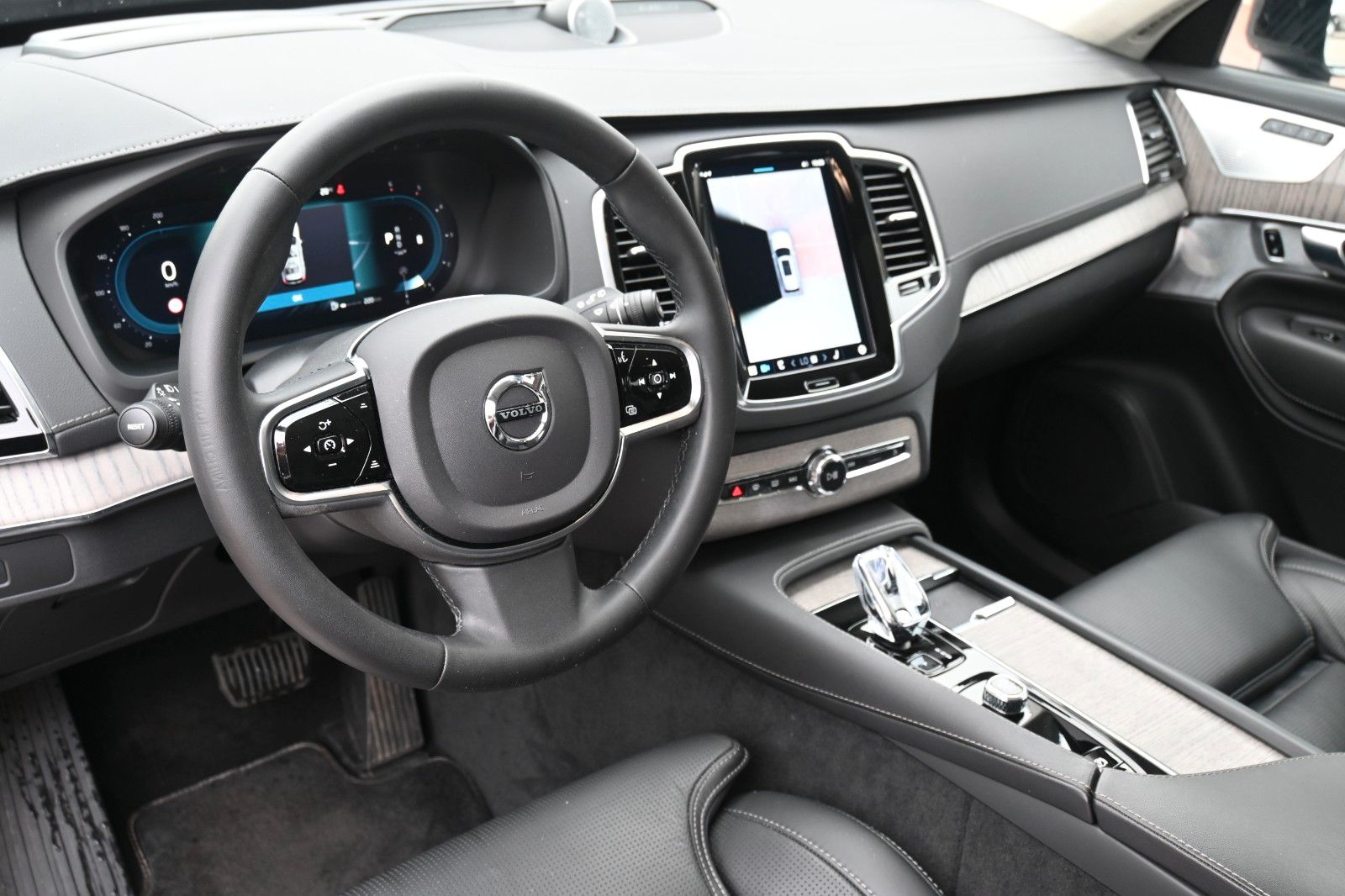 Fahrzeugabbildung Volvo B5 AWD Ultimate Dark *HUD*B&W*LUFT*MASS*AHK*