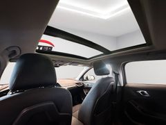 BMW 118  i Advantage LED NAVI PDC AHK Panorama