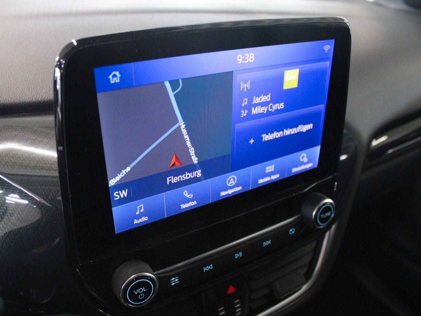 Fahrzeugabbildung Ford Puma Titanium Automatik NAVI LED ACC WinterPak