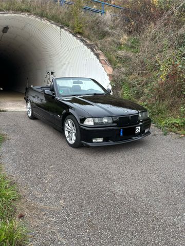 BMW 320i e36 // M-Paket // Scheckheftgepflegt