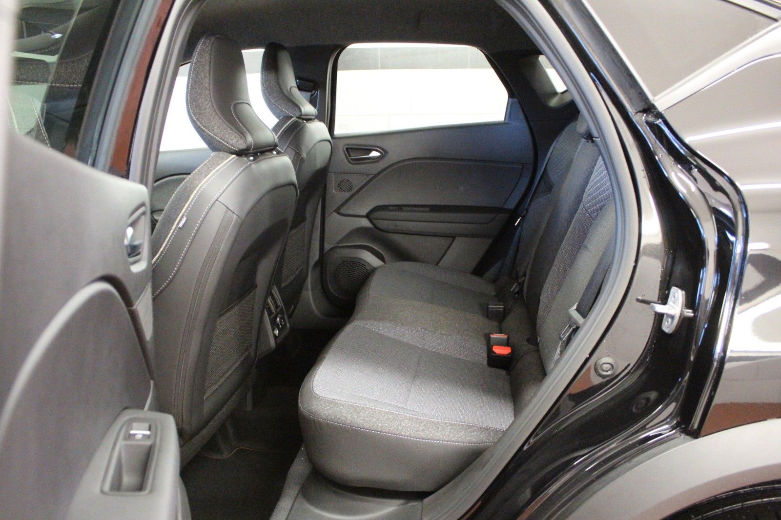 Fahrzeugabbildung Renault Captur Mild Hybrid 140 EDC Techno*Safety Paket*