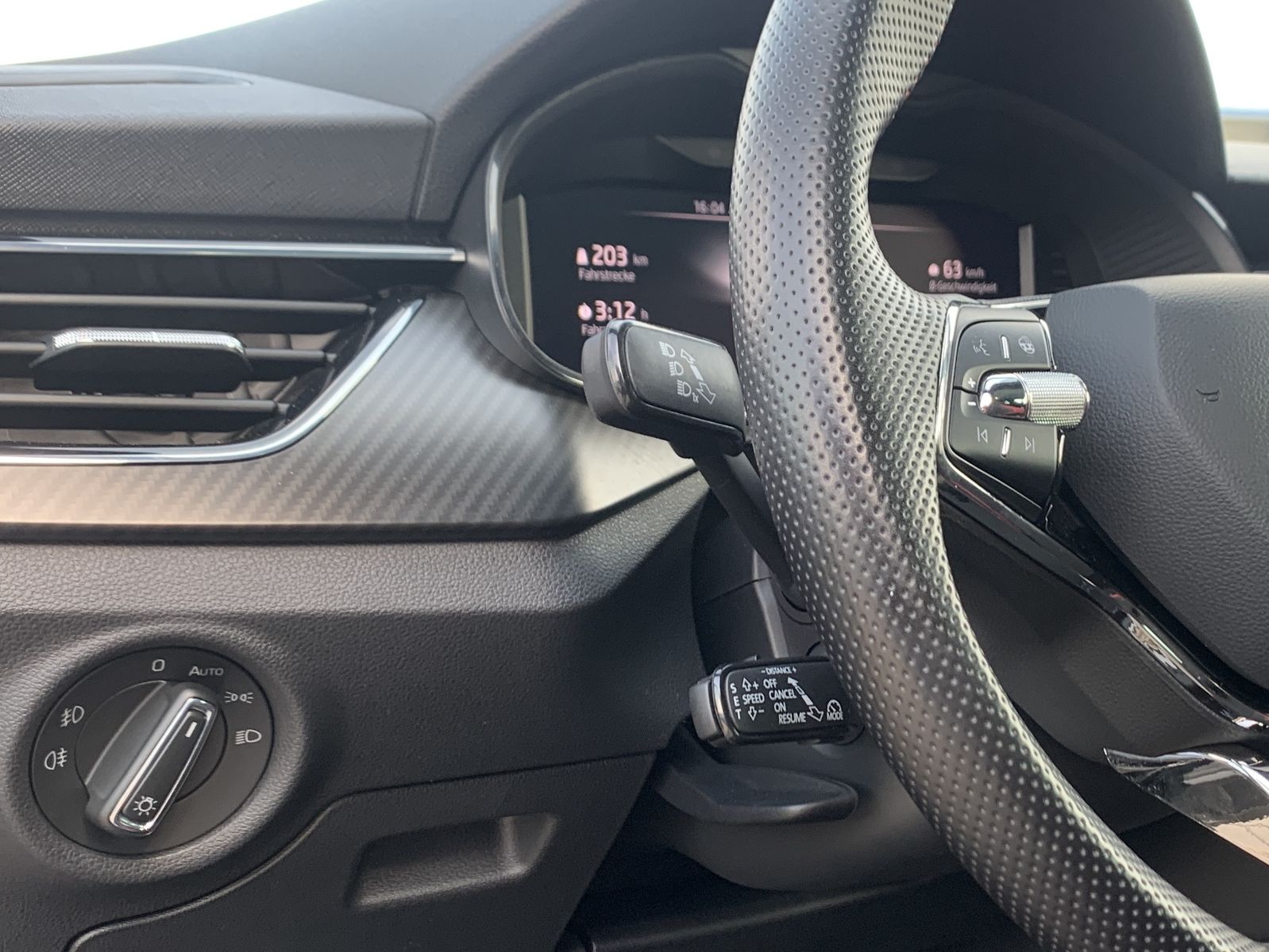 Fahrzeugabbildung SKODA Kamiq 1.6 TDI*Monte Carlo*Pano*Cam*LED*Sound*