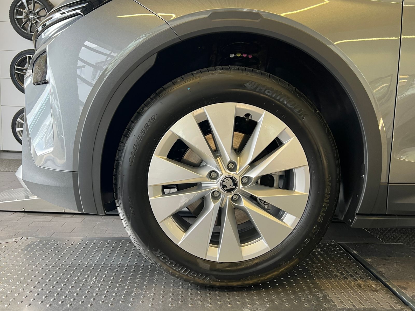 Fahrzeugabbildung SKODA Elroq 50 TOUR *AHK,Navi,19"-Felge*