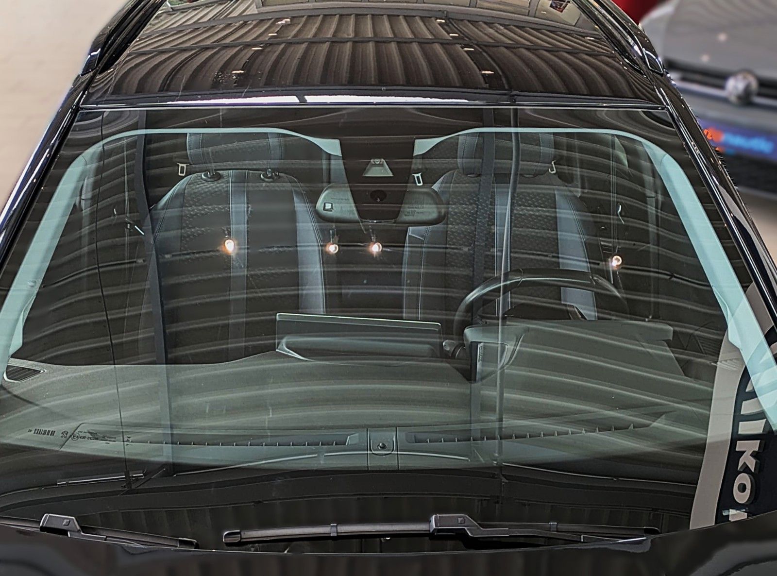 Fahrzeugabbildung Peugeot 2008 ALLURE HDI 8G ACC 360° NAVI SHZ KEYLESS 1Hd