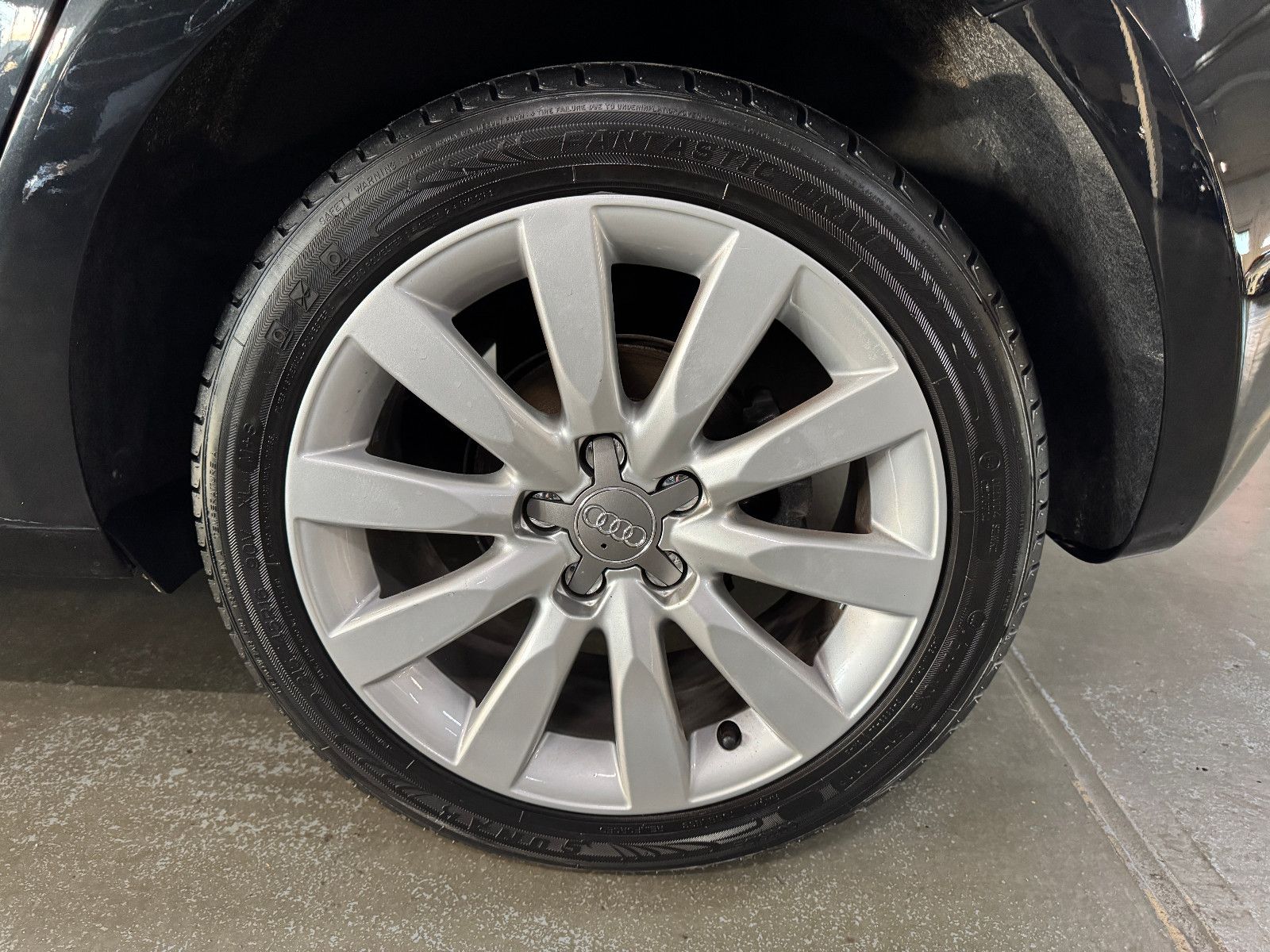 Fahrzeugabbildung Audi A1 1.6 TDI SPORTBACK S-TRONIC S-LINE AMBITION
