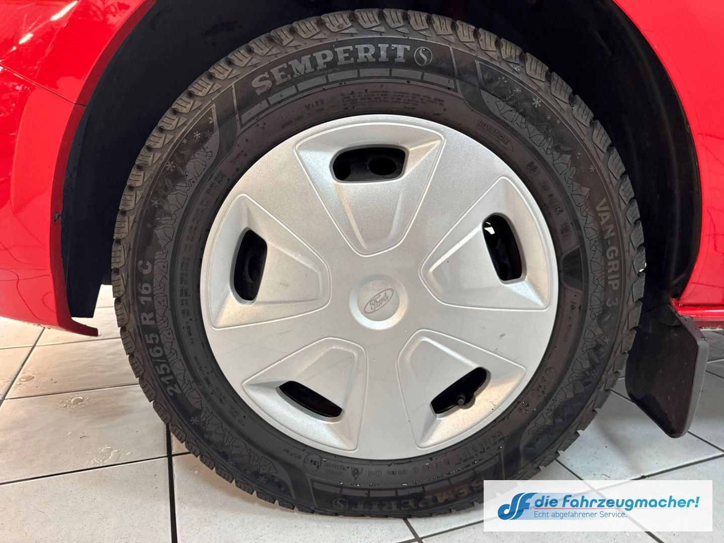 Fahrzeugabbildung Ford Transit Custom 320 L1 Trend 2.0 TDCi 9-sitzer *K