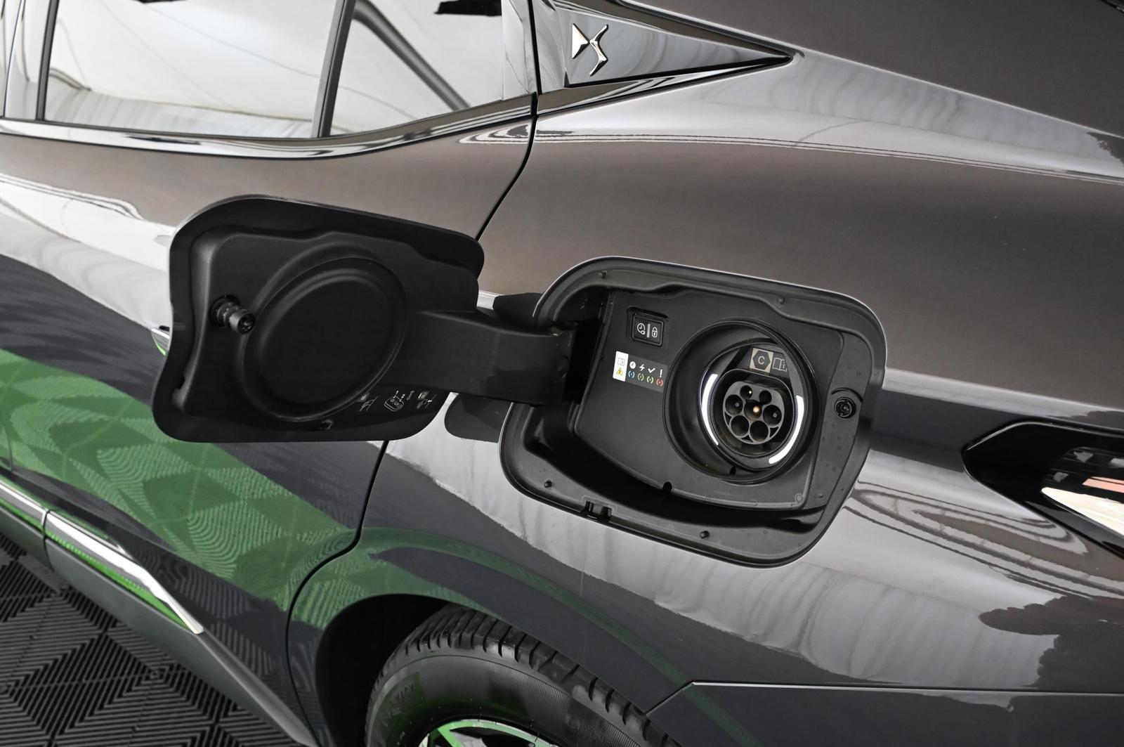 DS Automobiles DS4 1.6 E-Tense 225 Etolie Alcantara UVP 53.000 
