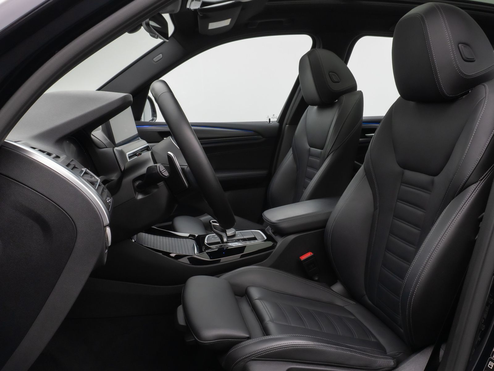 Fahrzeugabbildung BMW X3 xD20i M Sport Panorama 360°DAB HiFi Komfort