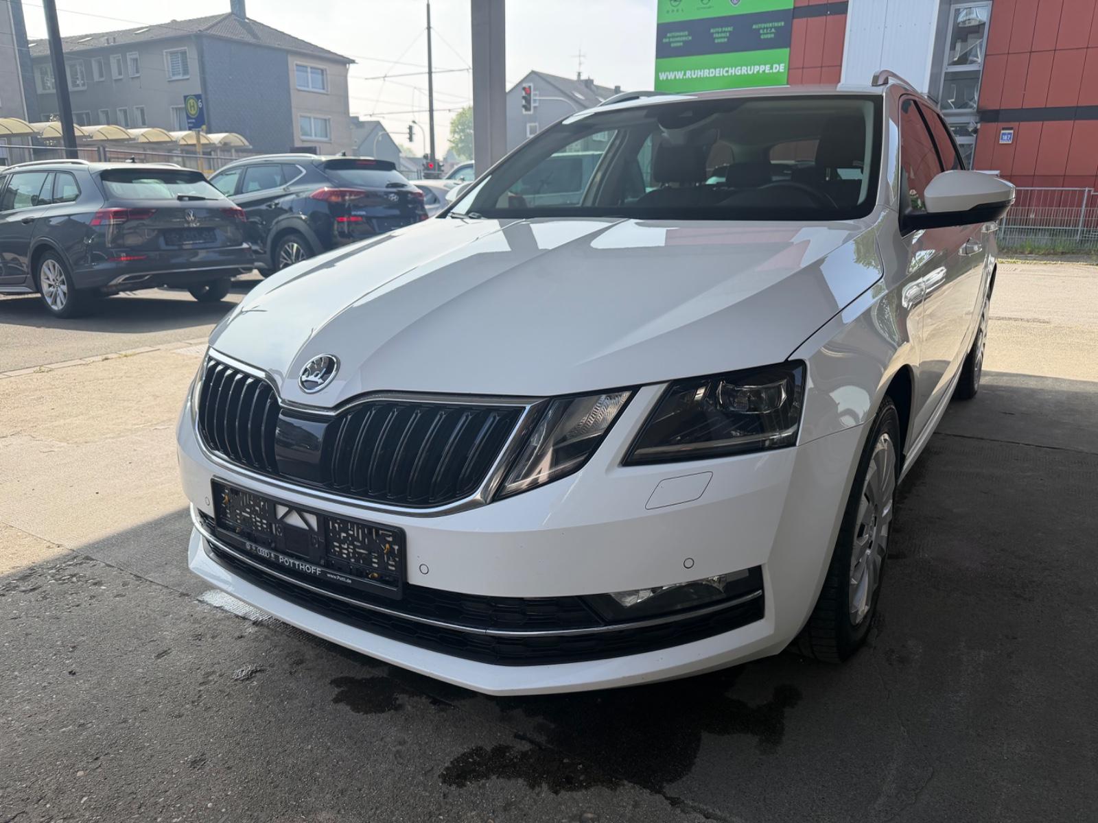 Skoda Octavia Combi Style LED/VirtualCockpit/T-Leder
