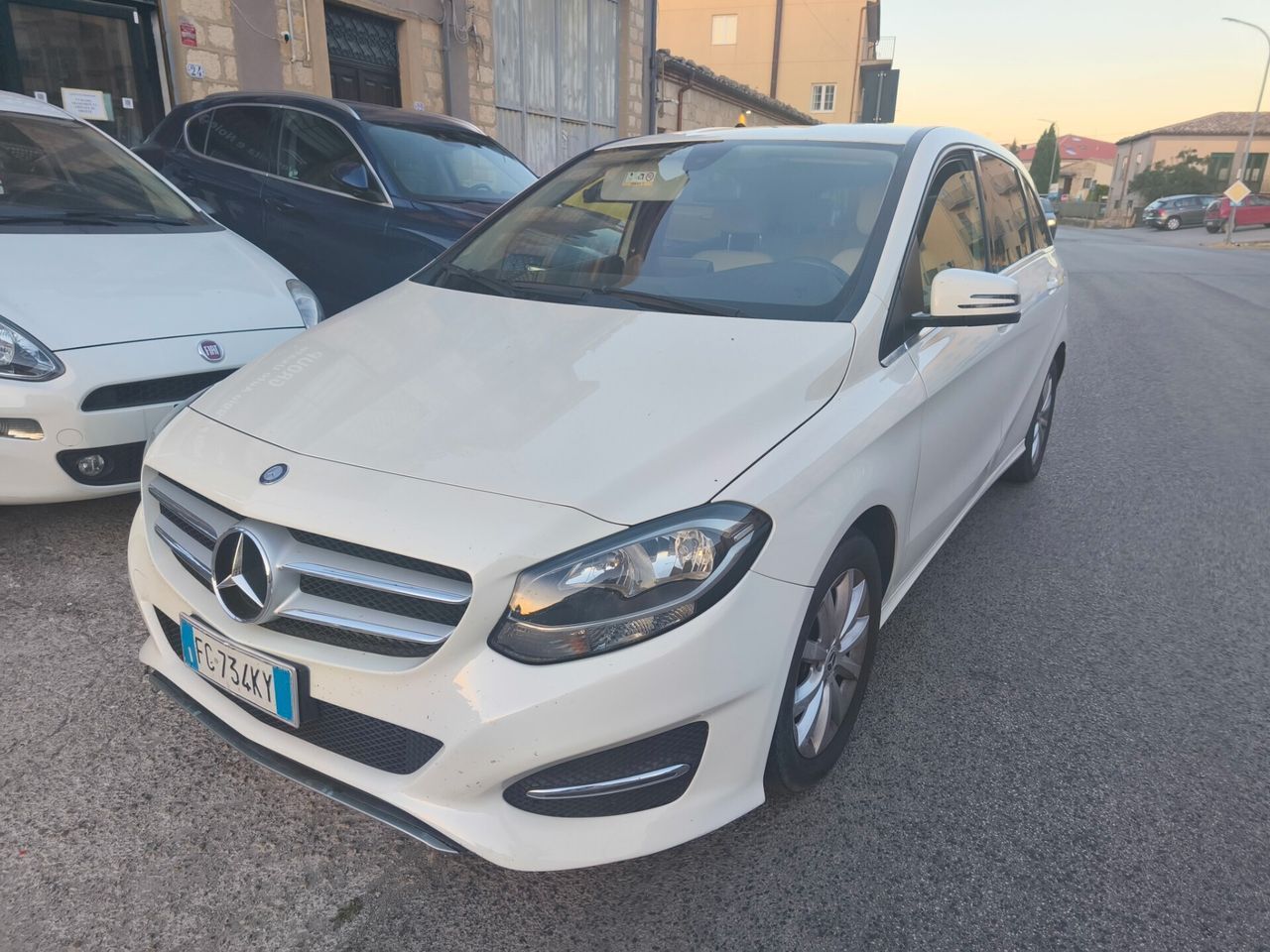 MERCEDES-BENZ B 200