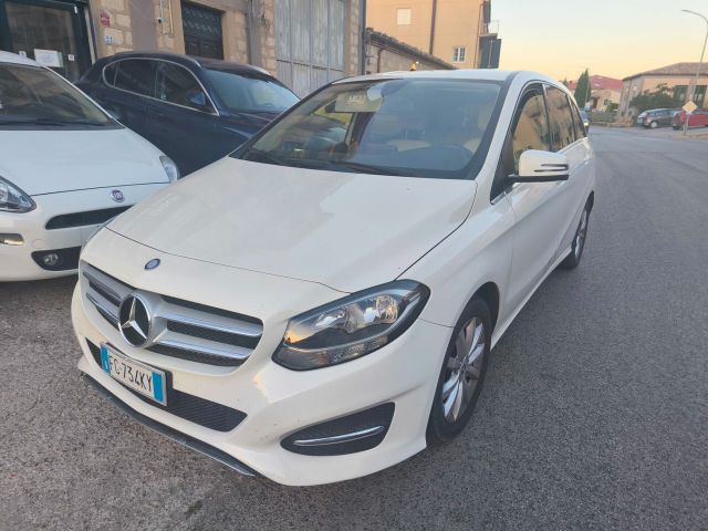 MERCEDES-BENZ B 200