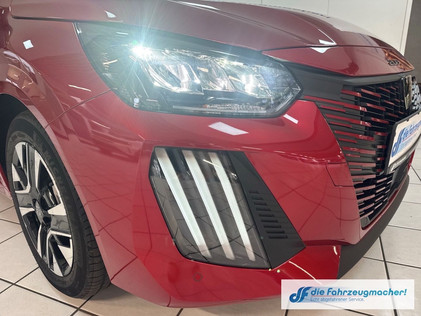 Fahrzeugabbildung Peugeot 208 Allure Digitales Cockpit LED Apple CarPlay A
