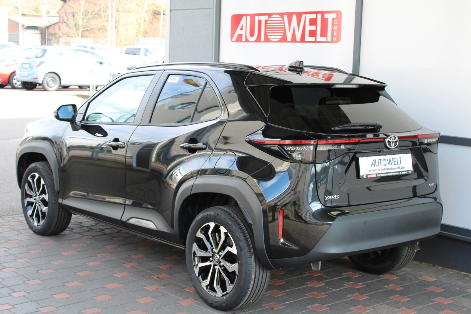 Fahrzeugabbildung Toyota Yaris Cross Hybrid Teamplayer+Winter+Safety
