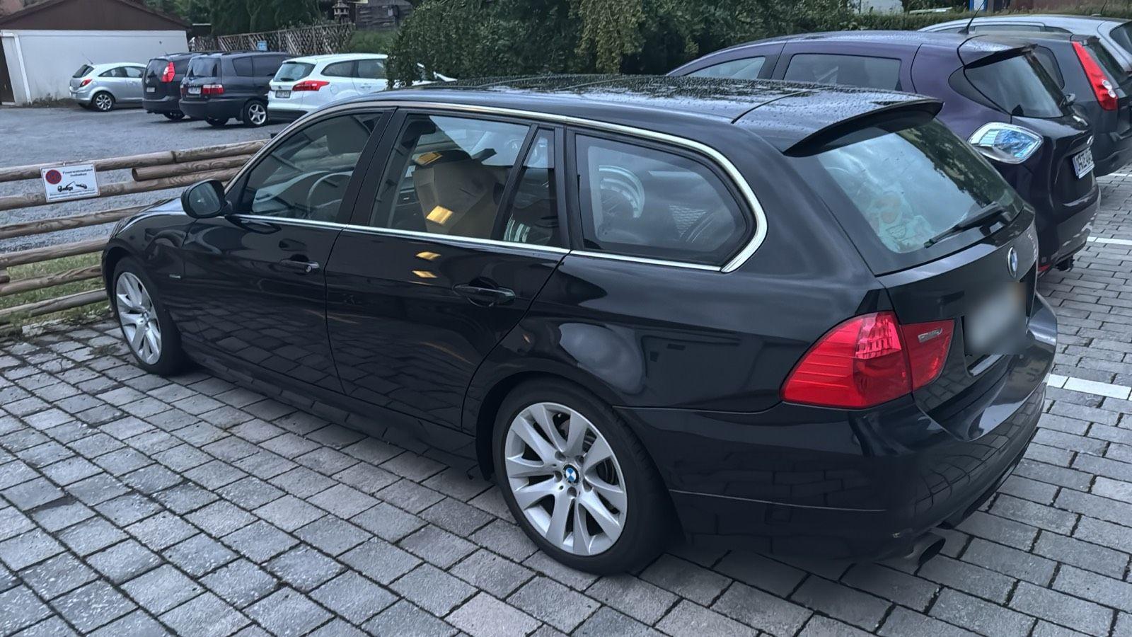 BMW 320 2011 — engine 170 HP (125kW)