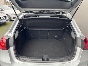 Bild 17 Mercedes-Benz A 200 Progressive Automatik MBUX Kamera Navi SHZ