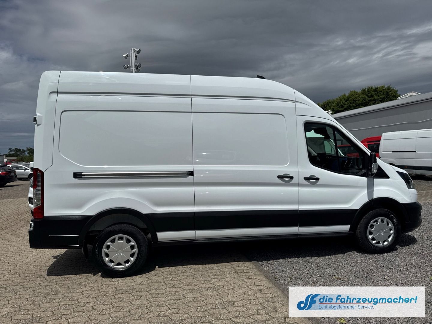 Fahrzeugabbildung Ford Transit Kasten 350 L3H3 Trend 2.0 TDCi Klimaauto