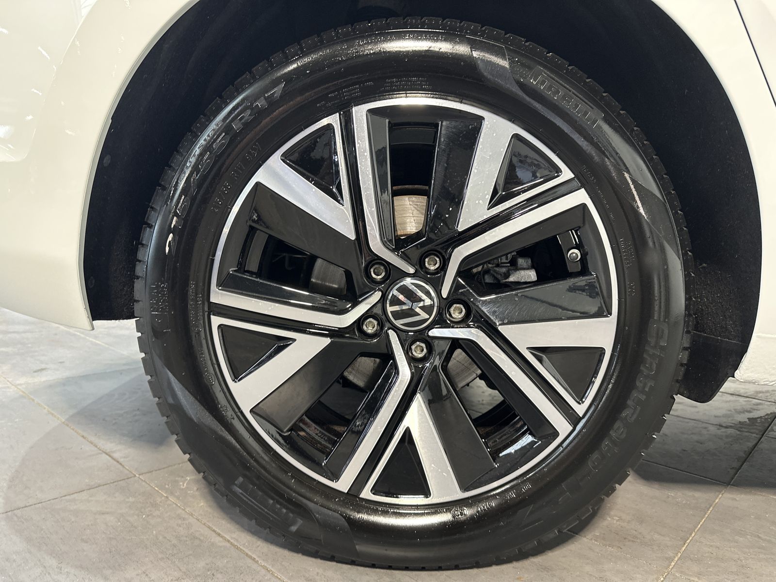 Fahrzeugabbildung Volkswagen Touran 1.5 TSI Highline+NAV+LED+ACC+AHK+KAMERA