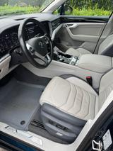 Volkswagen Touareg 3.0 V6 TDI 210kW 4MOTION Tiptronic - - Volkswagen Touareg: 2.0