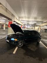 BMW 323i - - BMW 323 mit Benzin-Antrieb: Limousine, Automatik