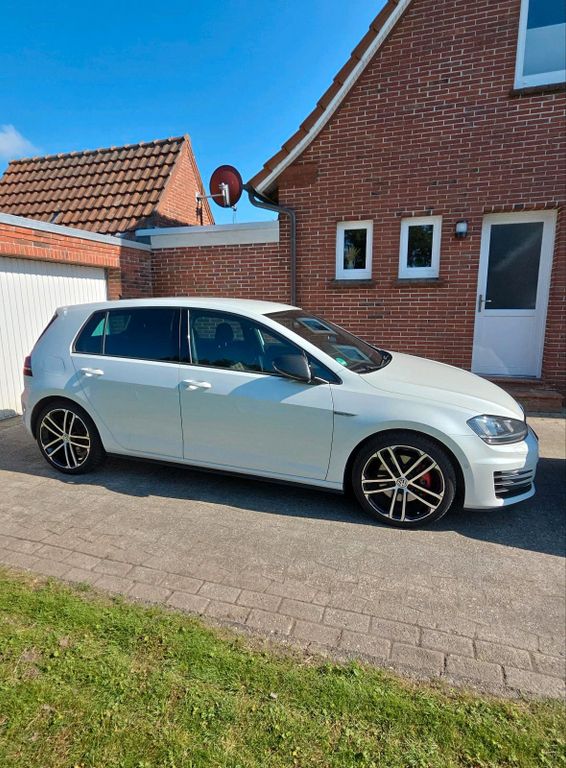 Image of Volkswagen Golf