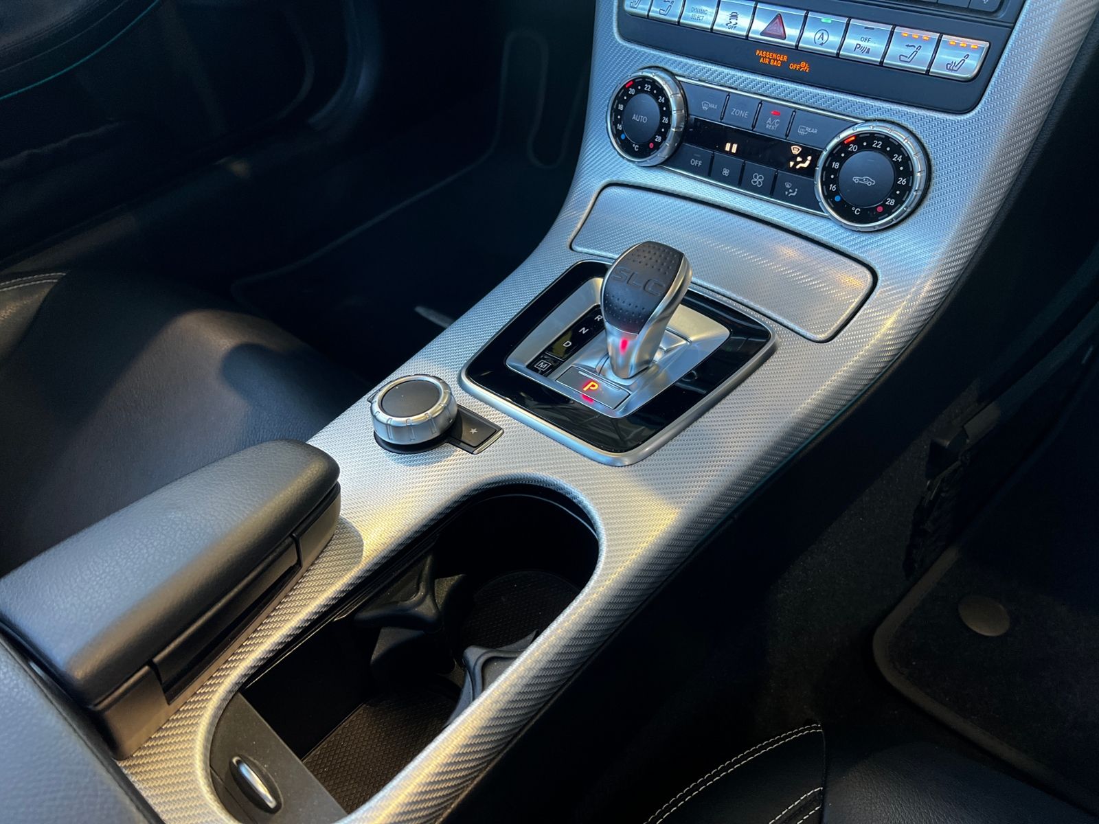 Fahrzeugabbildung Mercedes-Benz SLC 300 Memory AIRSCARF AHK LED