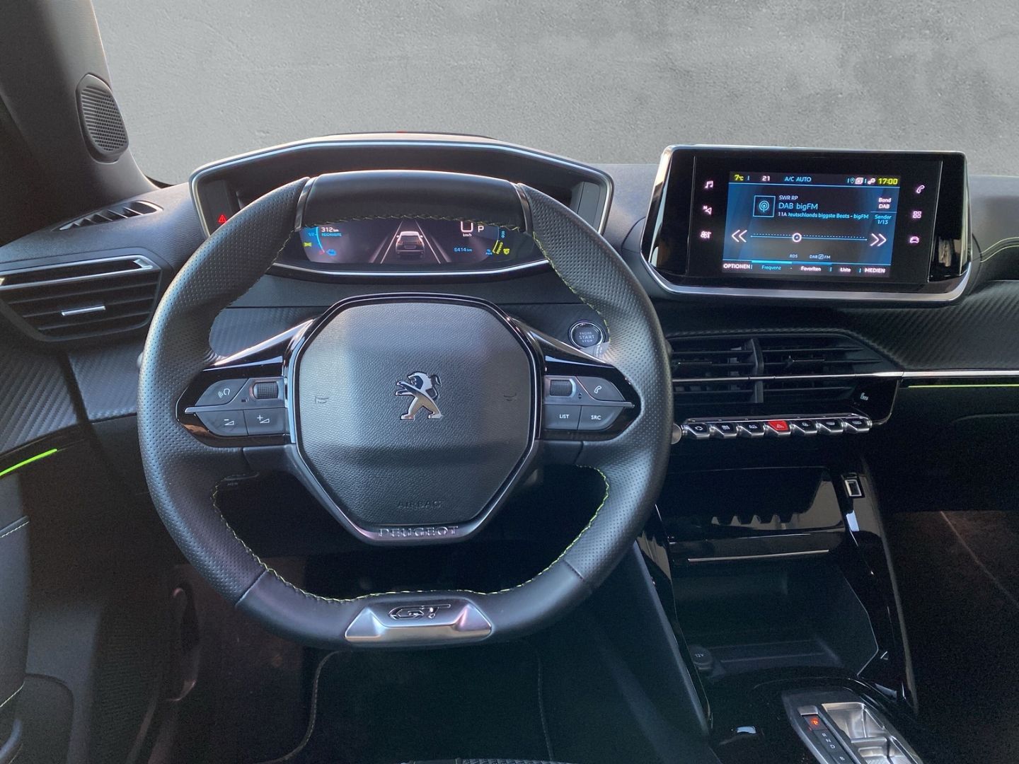 Fahrzeugabbildung Peugeot 2008 e- GT Elektromotor 136 *Sitzheizung*ACC*Kam