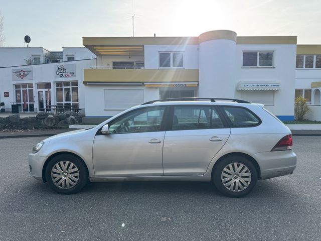 Fahrzeugabbildung Volkswagen Golf 1.6 TDI 4MOTION Comfortline Variant