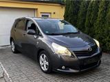 Toyota Verso 2.2 D-CAT 177 PS - 7-Sitzer -... - Toyota Verso: D Cat