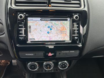 Mitsubishi ASX 1.6 MIVEC Edition KAMERA SHZ NAVI 8-FACH R