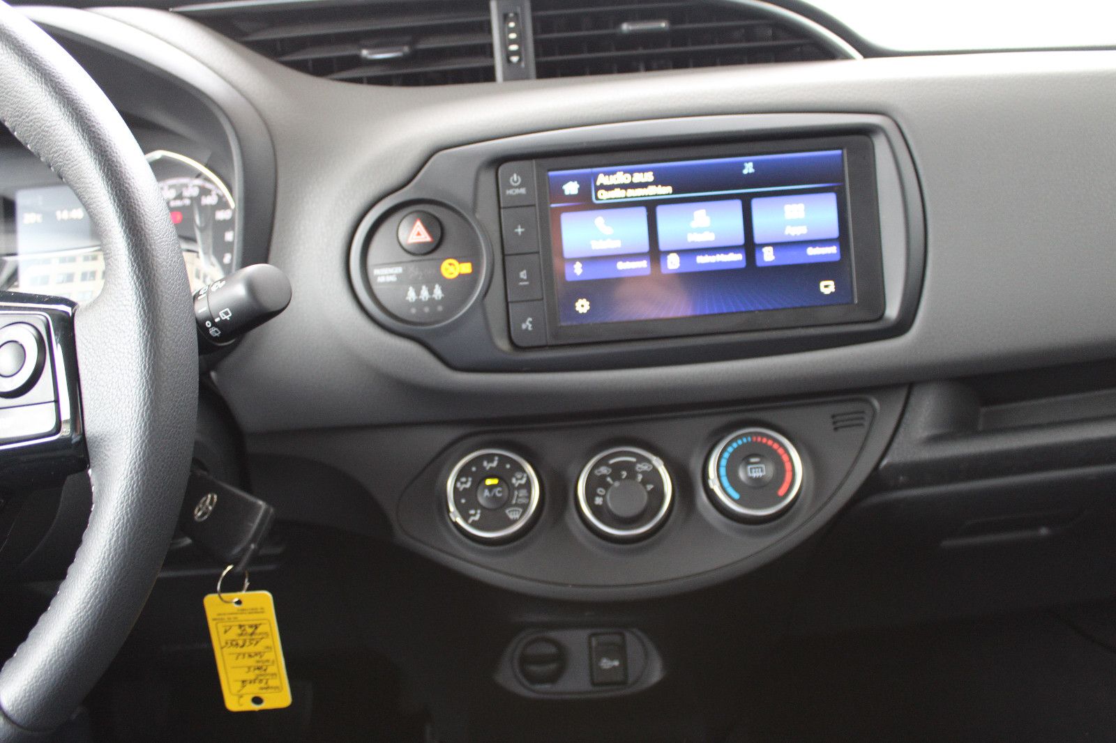 Fahrzeugabbildung Toyota Yaris Comfort 1,5 L 6-Gang *CarPlay*Kamera