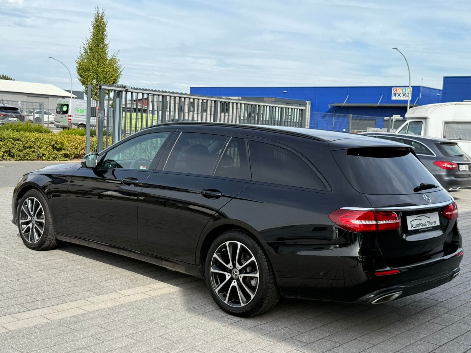 Fahrzeugabbildung Mercedes-Benz E 200 T Avantgarde NAVI KLIMAAUTO CAM LED SITZH.