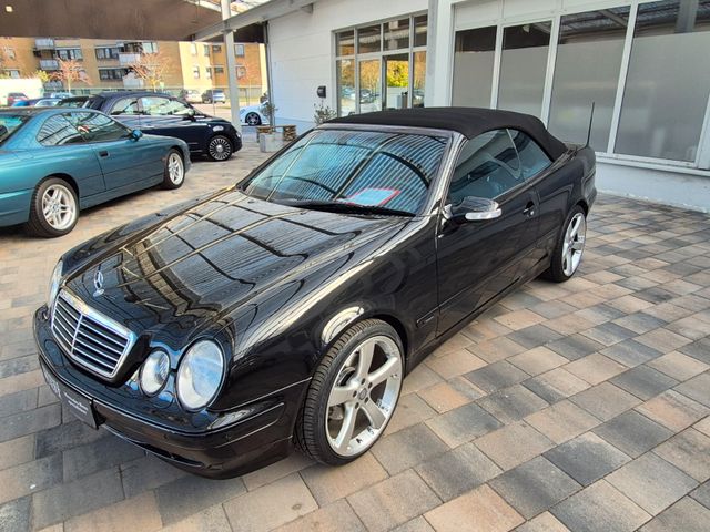 Mercedes-Benz CLK 230 Kom. AVANTGARDE+Leder+Navi+Xenon+PTS+LM+