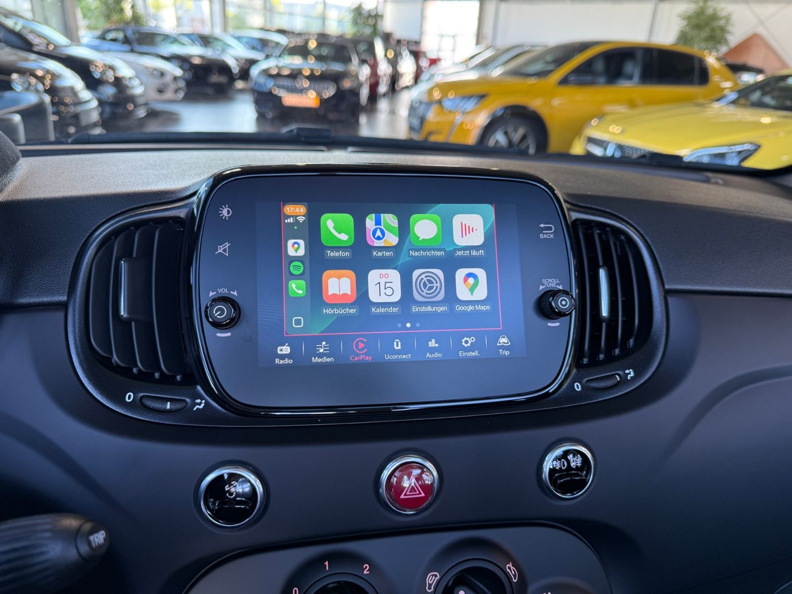 Fahrzeugabbildung Abarth 695C Aut. CarPlay ALU