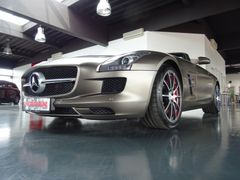 MERCEDES-BENZ SLS AMG Roadster / Deutsches-Fahrzeug / 1.Hand