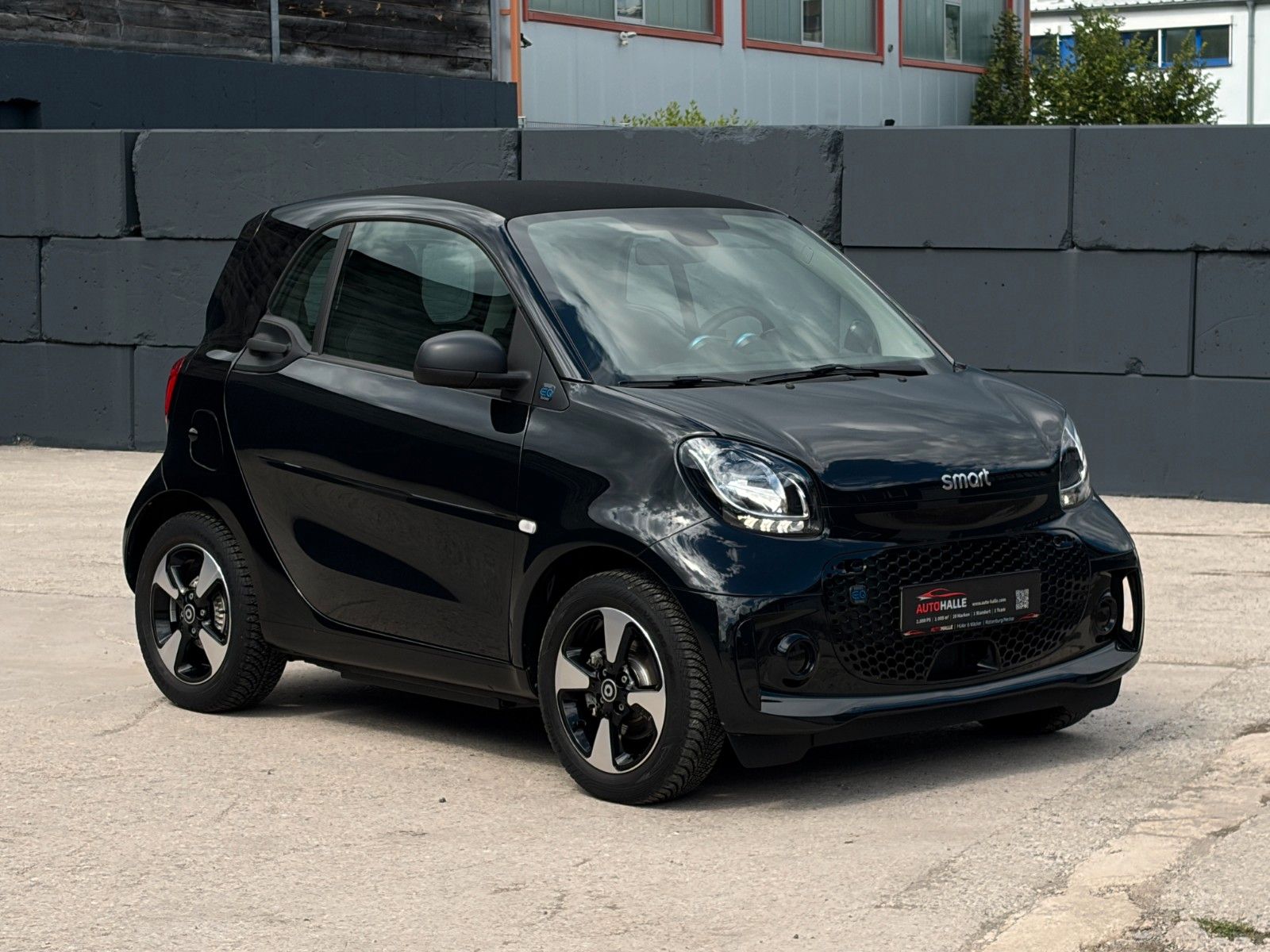 Fahrzeugabbildung Smart ForTwo Coupe EQ 60kW SHZ PDC Temp. Klima CarPlay